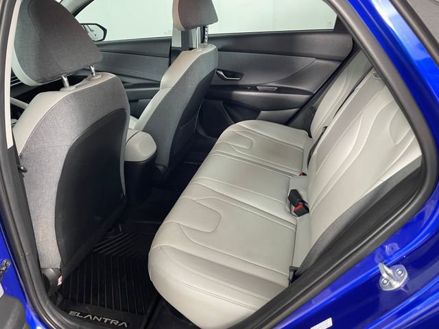 Used 2023 Hyundai Elantra Limited image 19