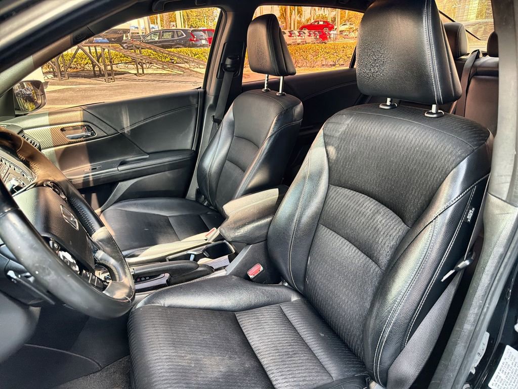 Used 2017 Honda Accord Sport image 24