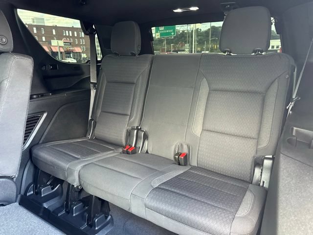 Used 2023 GMC Yukon SLE AWD/4WD image 10