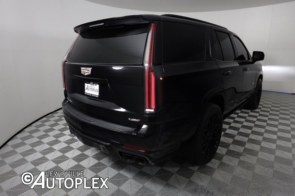 Used 2025 Cadillac Escalade V image 6