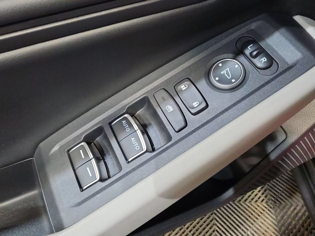 Used 2025 Honda Accord SE image 15
