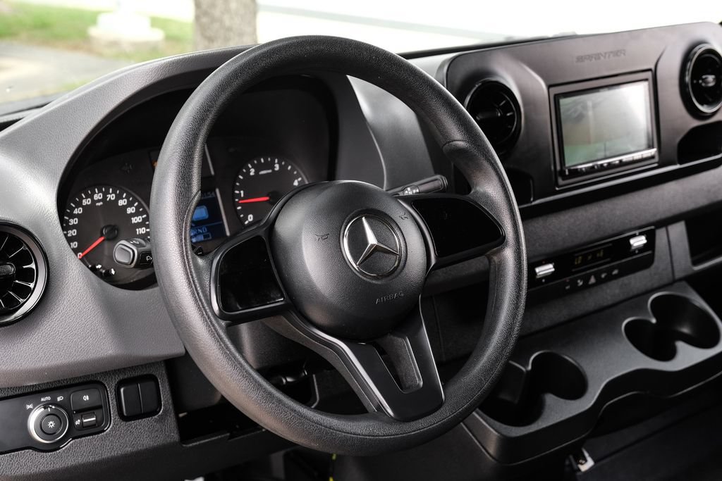 Used 2019 Mercedes-Benz Sprinter 170 Cargo image 11