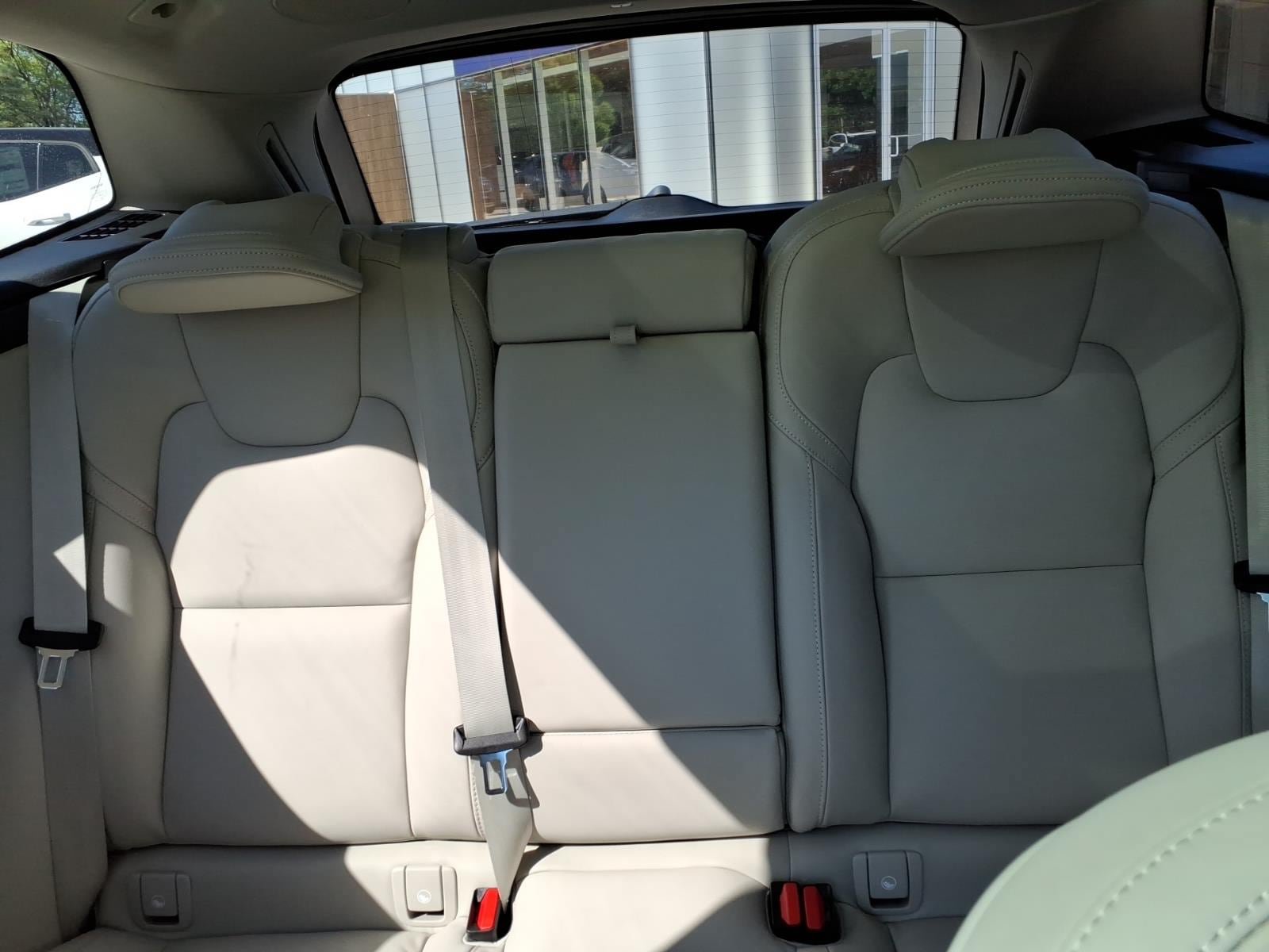 New 2026 Volvo XC60 T8 Ultra w/ Protection Package Premier AWD/4WD image 18