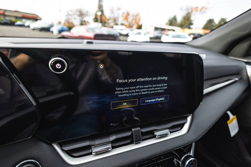 New 2026 Chevrolet Equinox LT w/ LPO, Floor Liner Package image 6