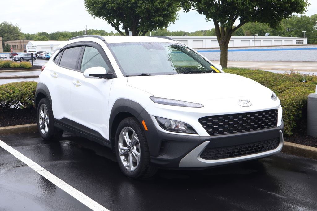 Used 2023 Hyundai Kona SEL AWD/4WD image 3