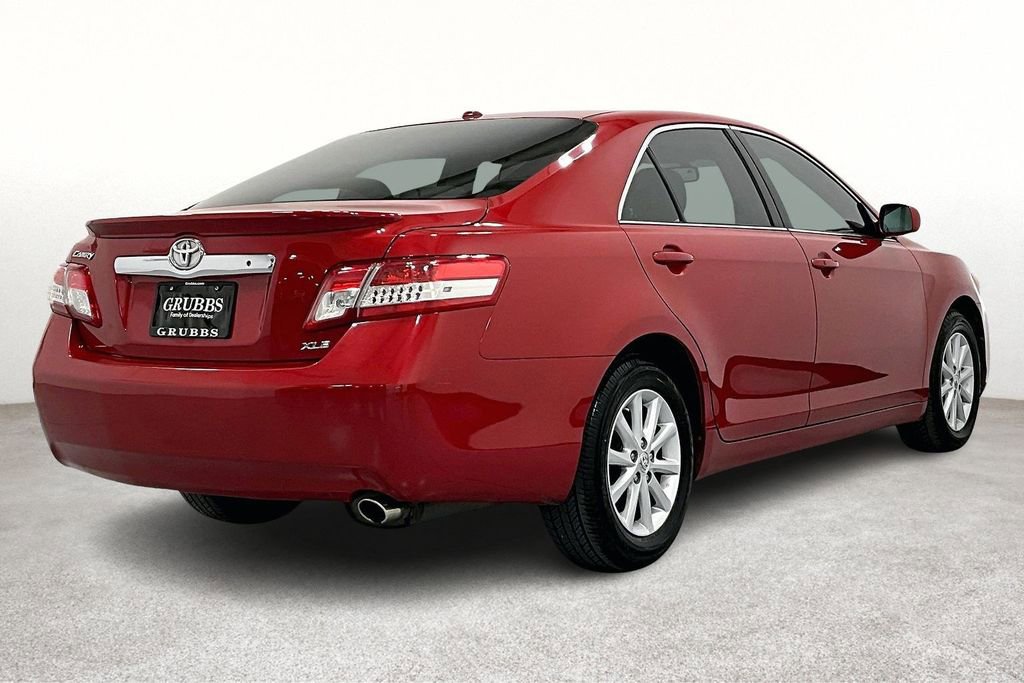 Used 2011 Toyota Camry XLE w/ XLE Extra-Value Pkg #2 image 2
