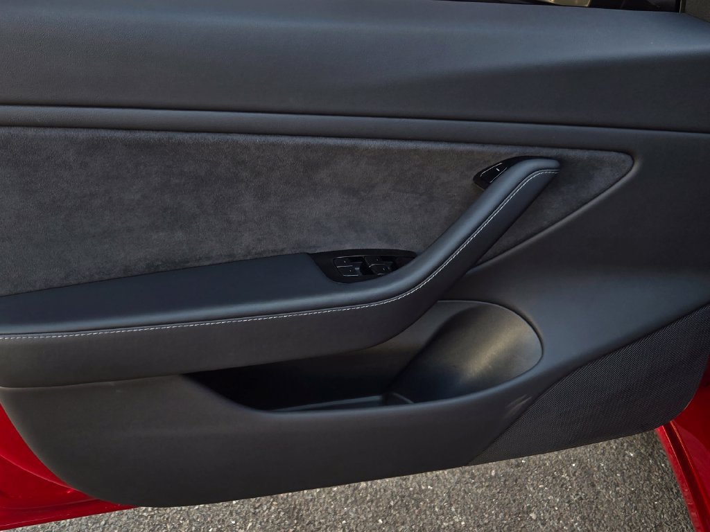 Used 2018 Tesla Model 3 Long Range RWD image 11