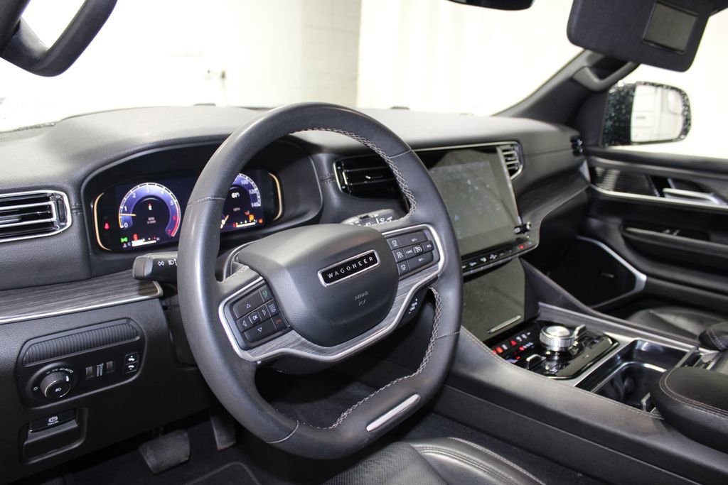 Used 2023 Jeep Wagoneer L Series III w/ Preferred Equipment Group image 21