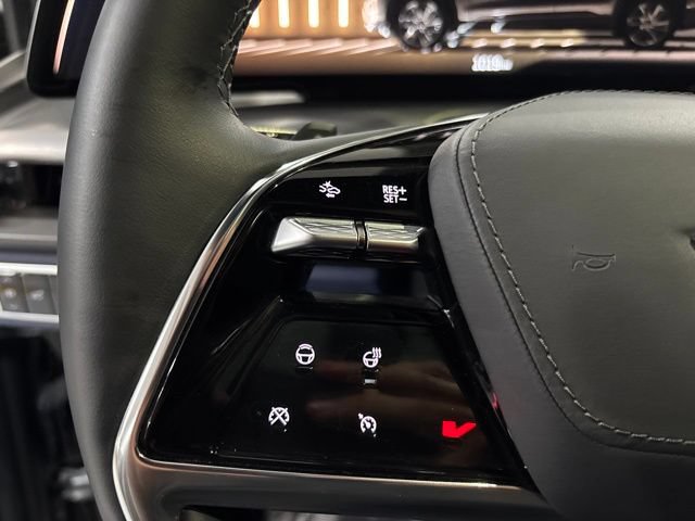 Certified 2026 Cadillac Vistiq Premium Luxury AWD/4WD image 19