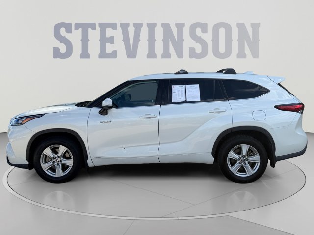 Used 2020 Toyota Highlander LE AWD/4WD image 2