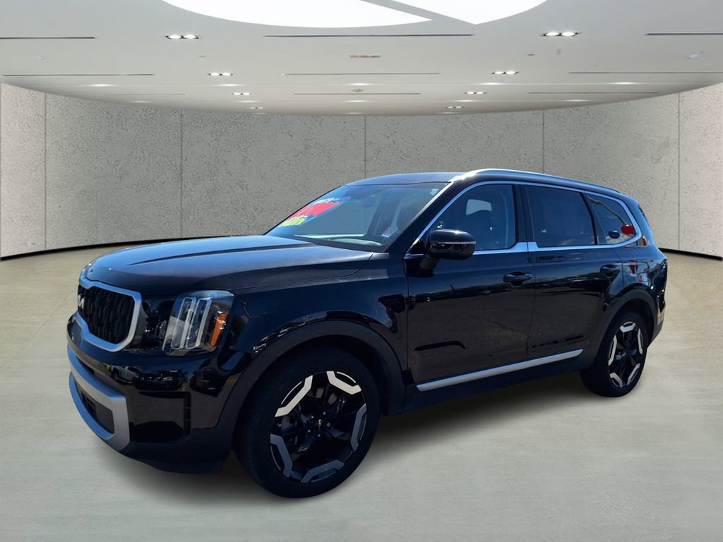 Used 2023 Kia Telluride EX w/ EX Captain's Chair Package