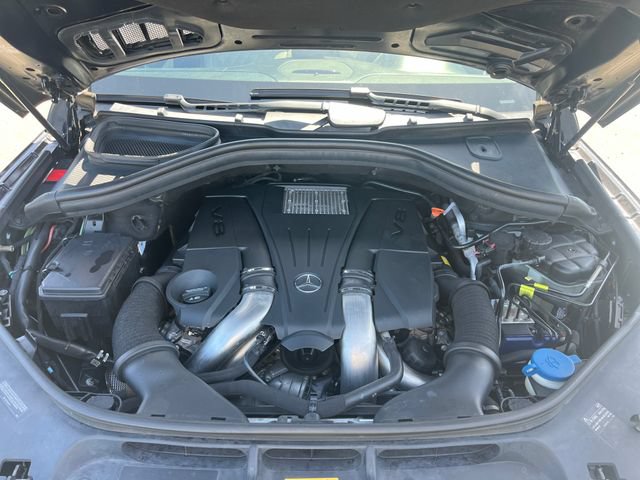 Used 2016 Mercedes-Benz GL 550 4MATIC image 33