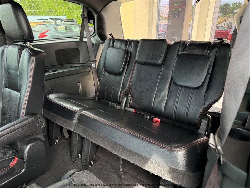 Used 2015 Dodge Grand Caravan R/T FWD image 17