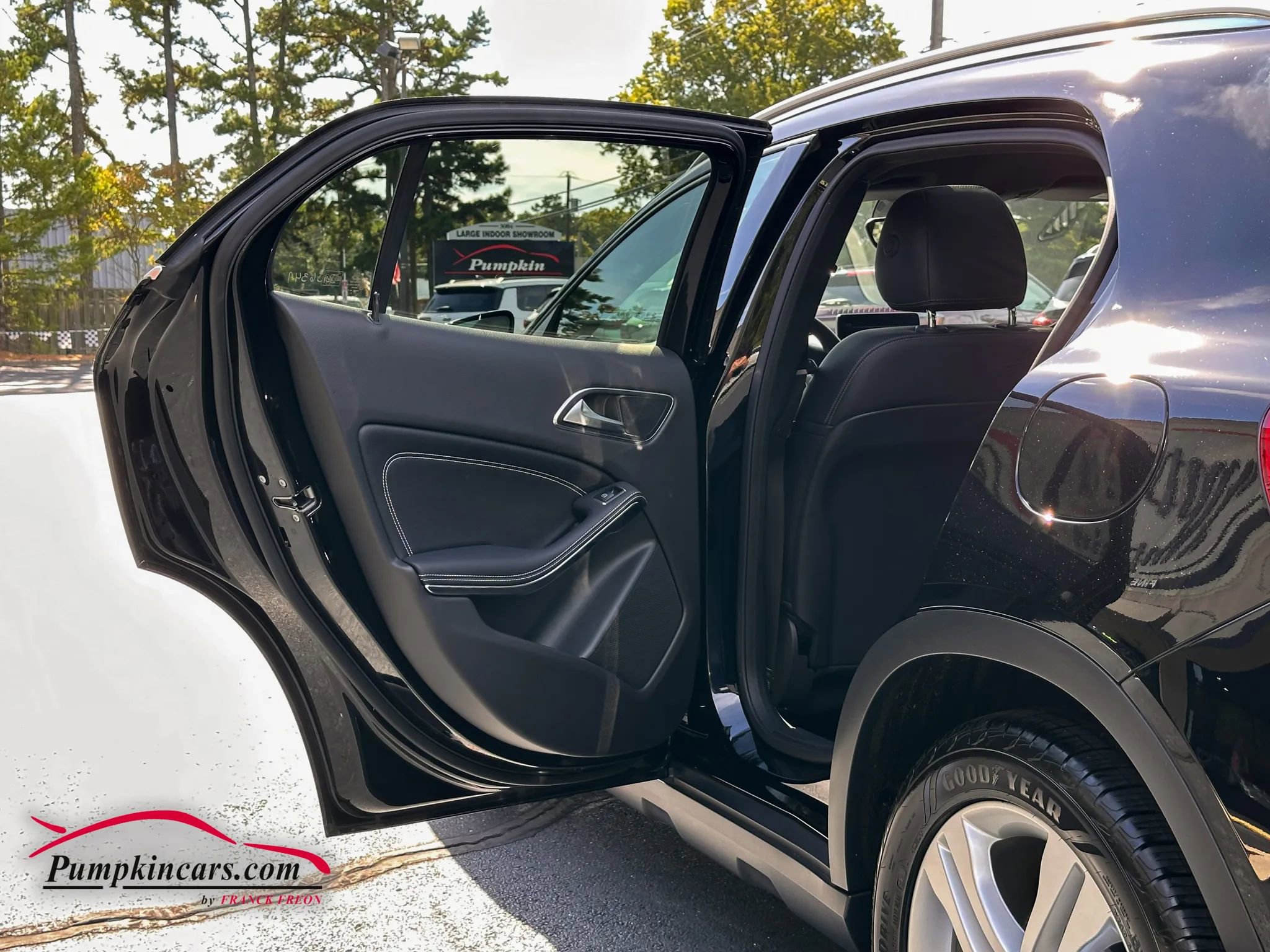 Used 2019 Mercedes-Benz GLA 250 4MATIC image 24