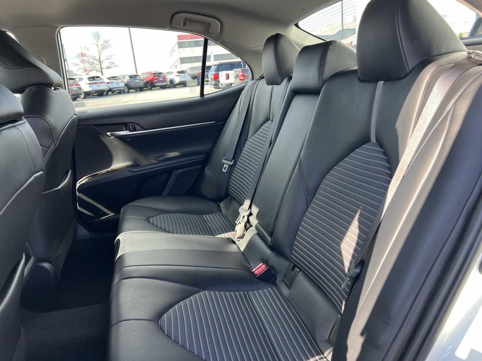 Used 2022 Toyota Camry SE image 23