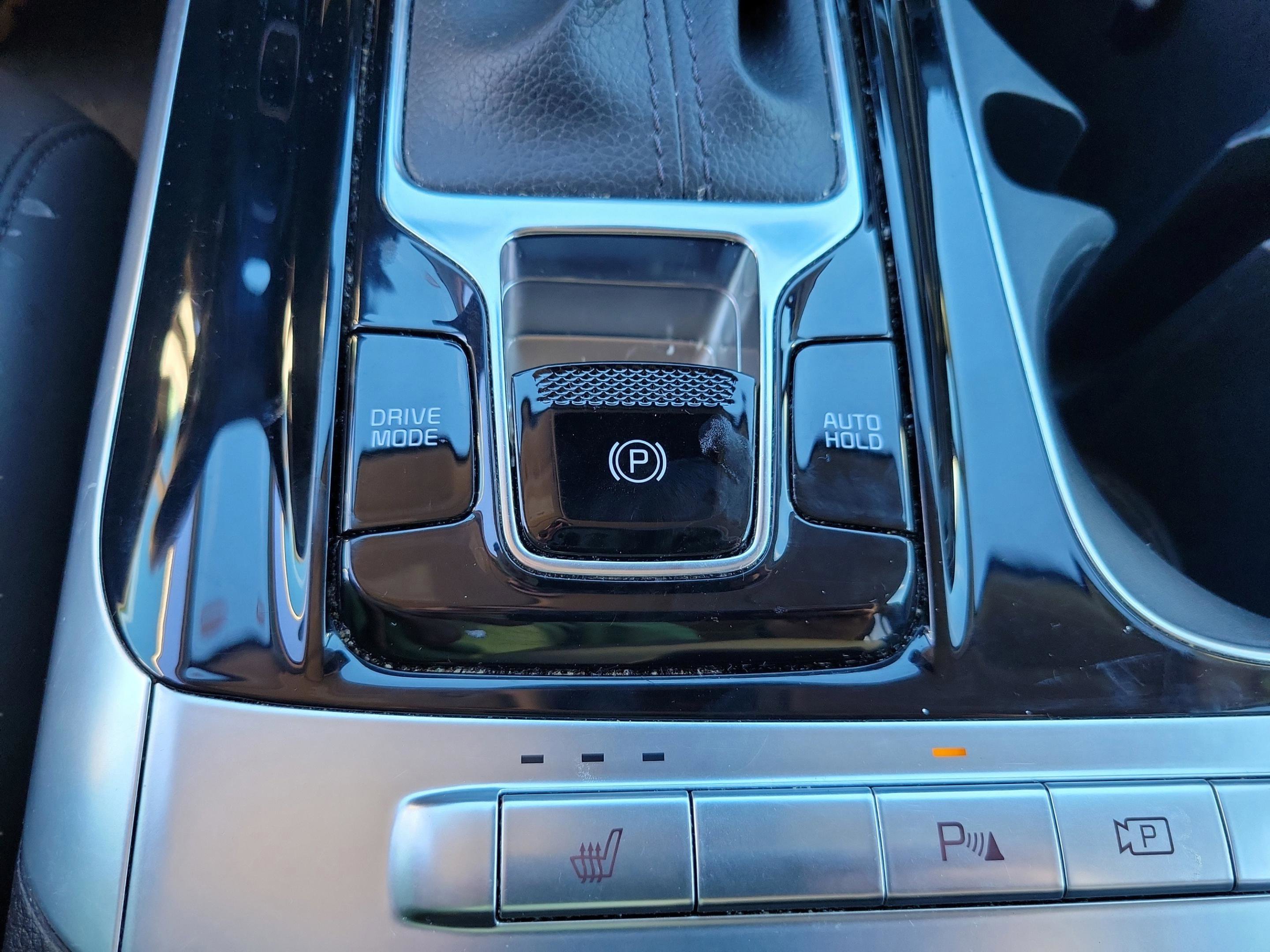 Used 2024 Kia Carnival EX image 32