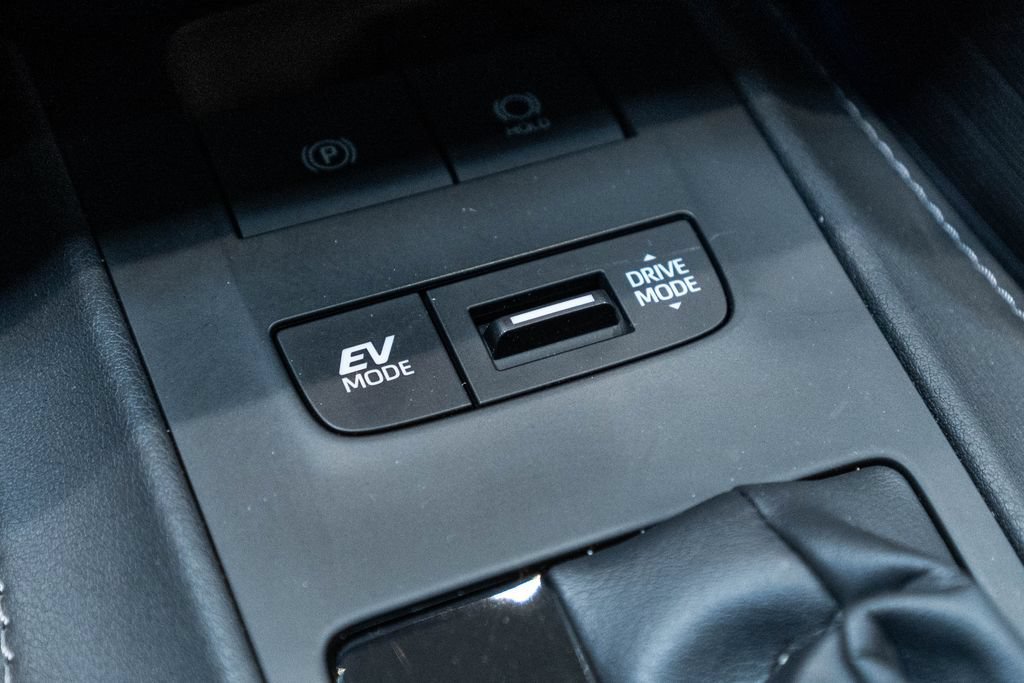Certified 2024 Toyota Venza XLE AWD/4WD image 26