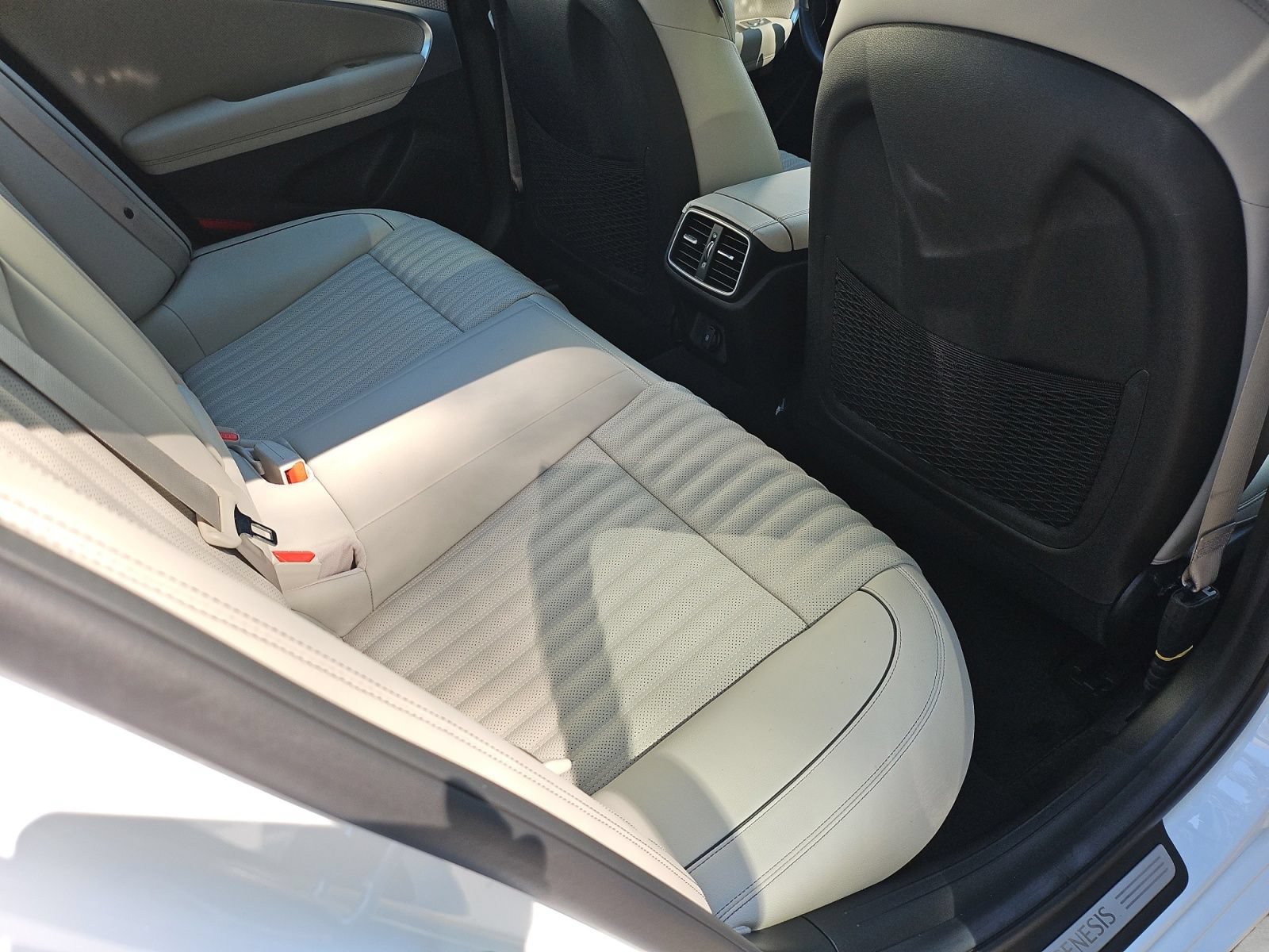 Used 2023 Genesis G70 2.0T w/ Sport Prestige Package RWD image 33