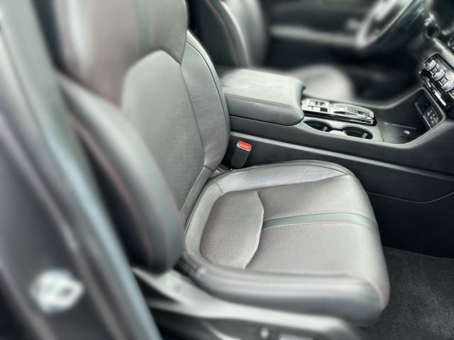 Used 2025 Honda Pilot Black Edition image 28