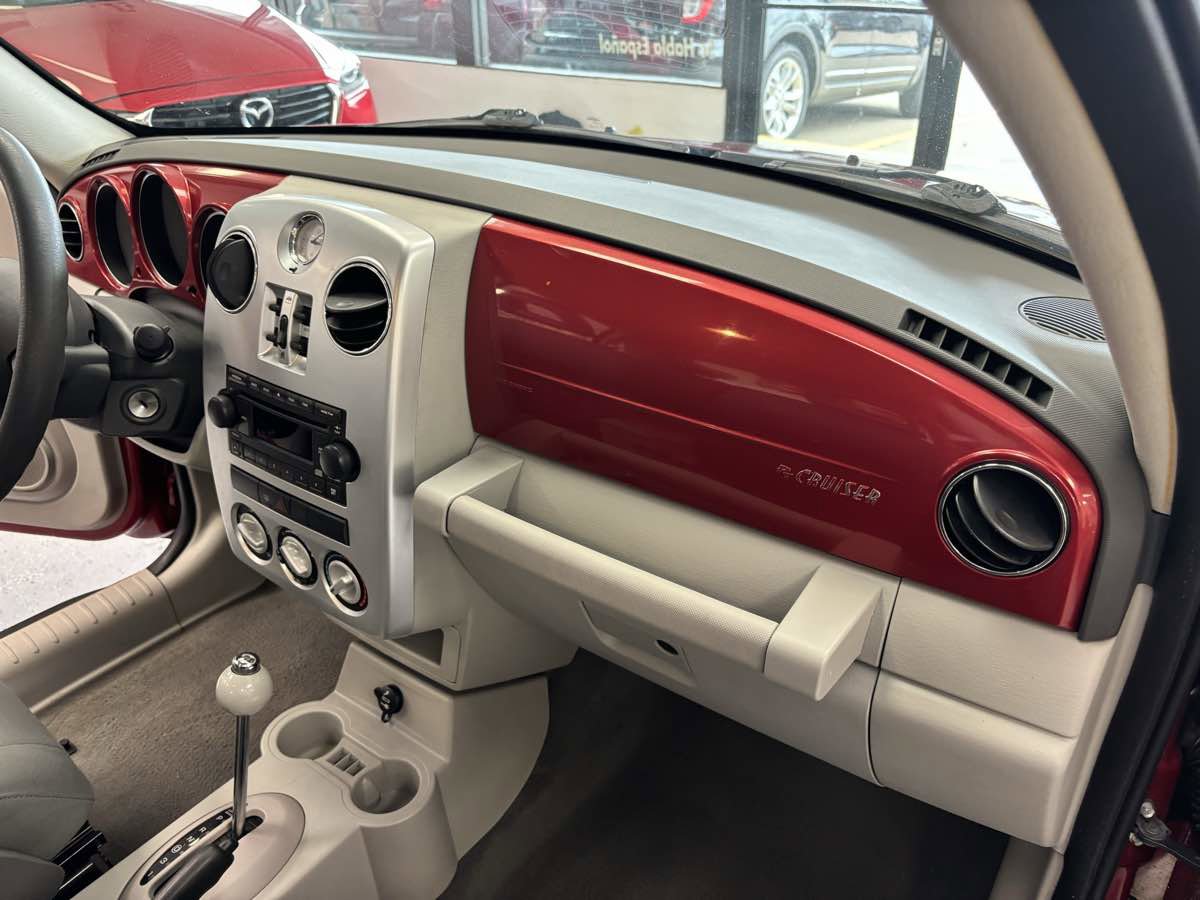 Used 2006 Chrysler PT Cruiser FWD image 14