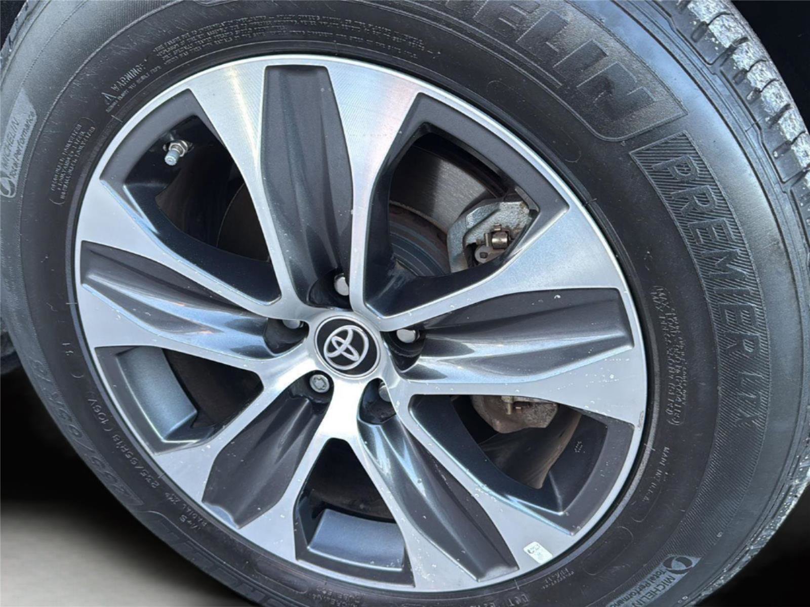 Used 2023 Toyota Highlander XLE image 37