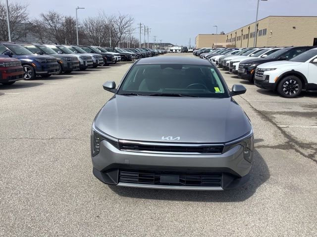 Used 2025 Kia K4 EX image 2