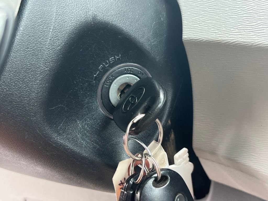 Used 2014 Toyota Sienna XLE FWD image 32