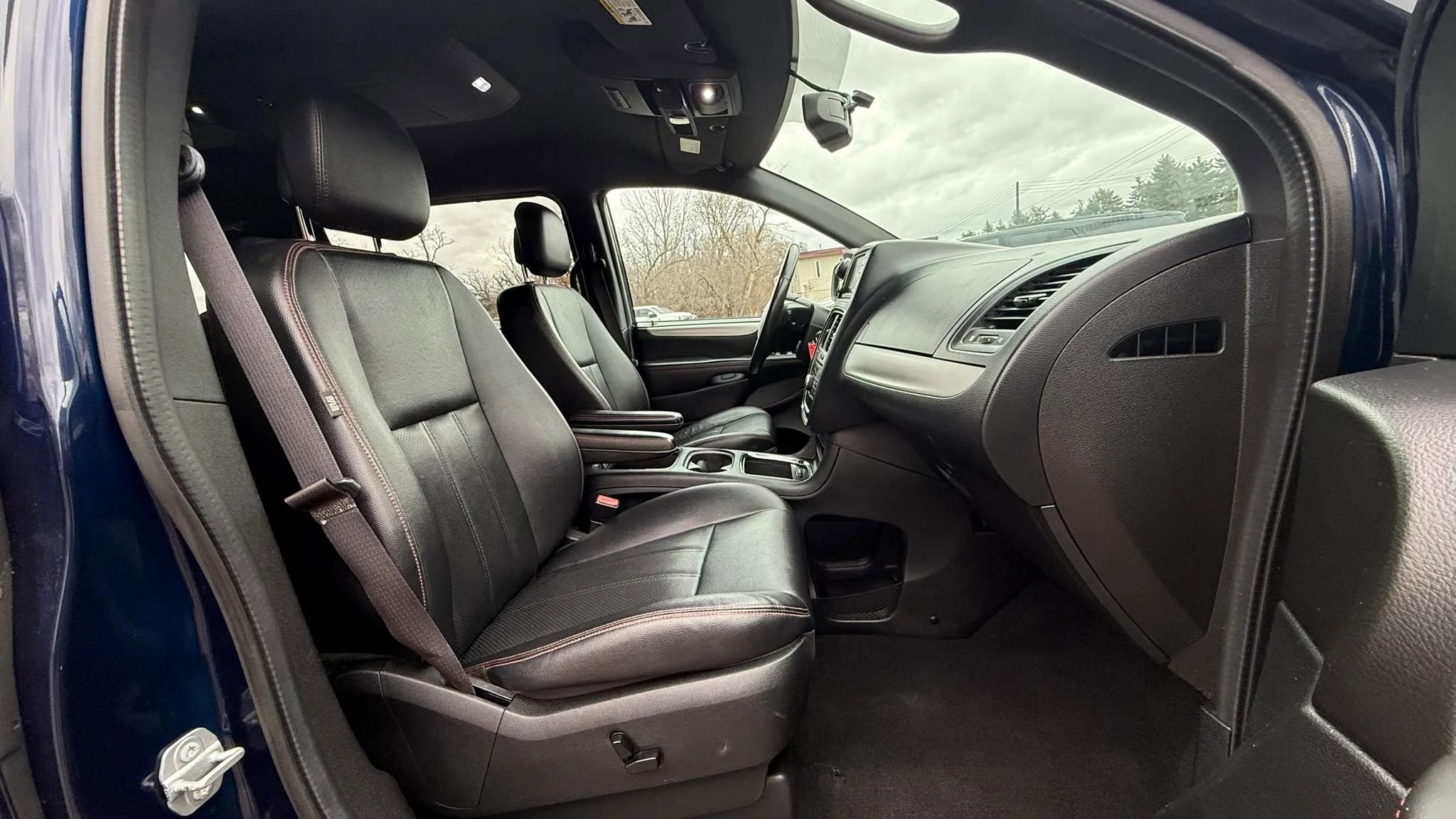 Used 2017 Dodge Grand Caravan GT image 37