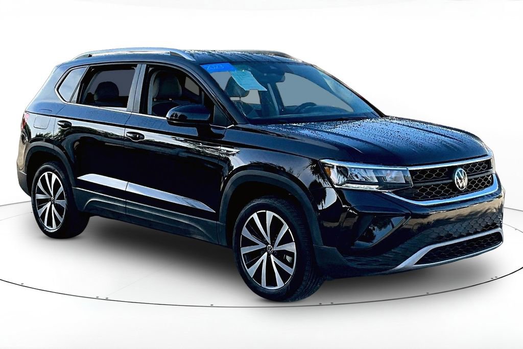 Certified 2023 Volkswagen Taos SE w/ Panoramic Sunroof Package image 1