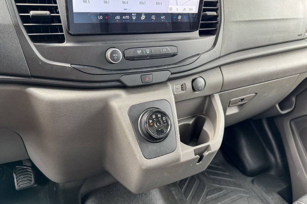 Used 2023 Ford E-Transit RWD image 33