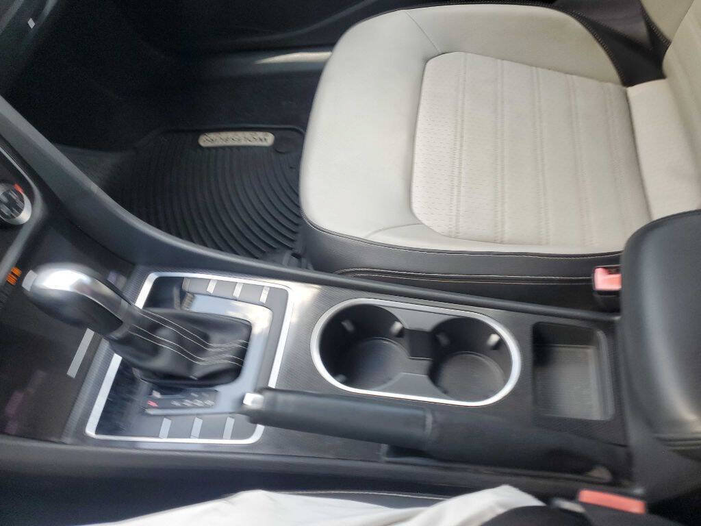 Used 2015 Volkswagen Passat 1.8T Sport FWD image 34