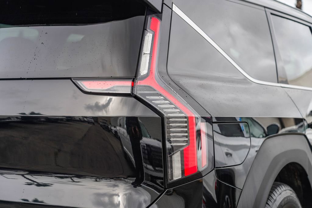 Used 2024 Kia EV9 Wind image 9