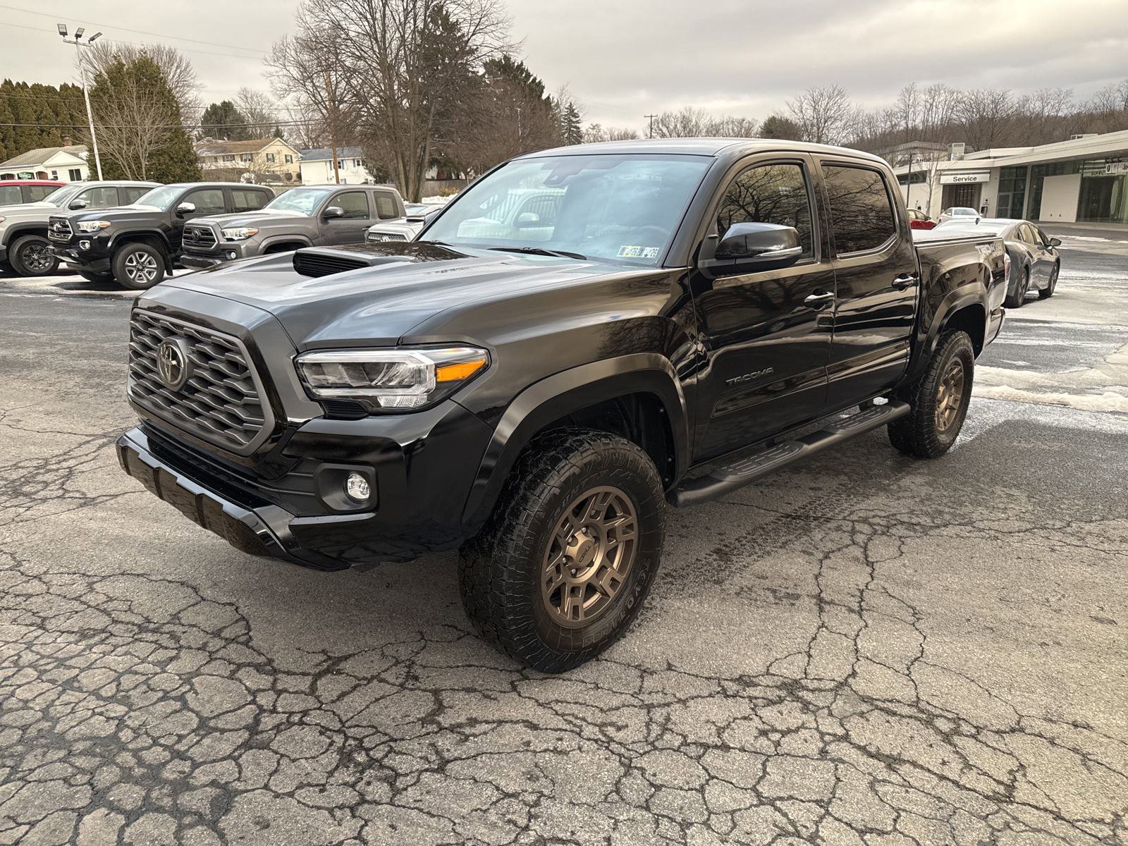 Used 2023 Toyota Tacoma TRD Sport image 2