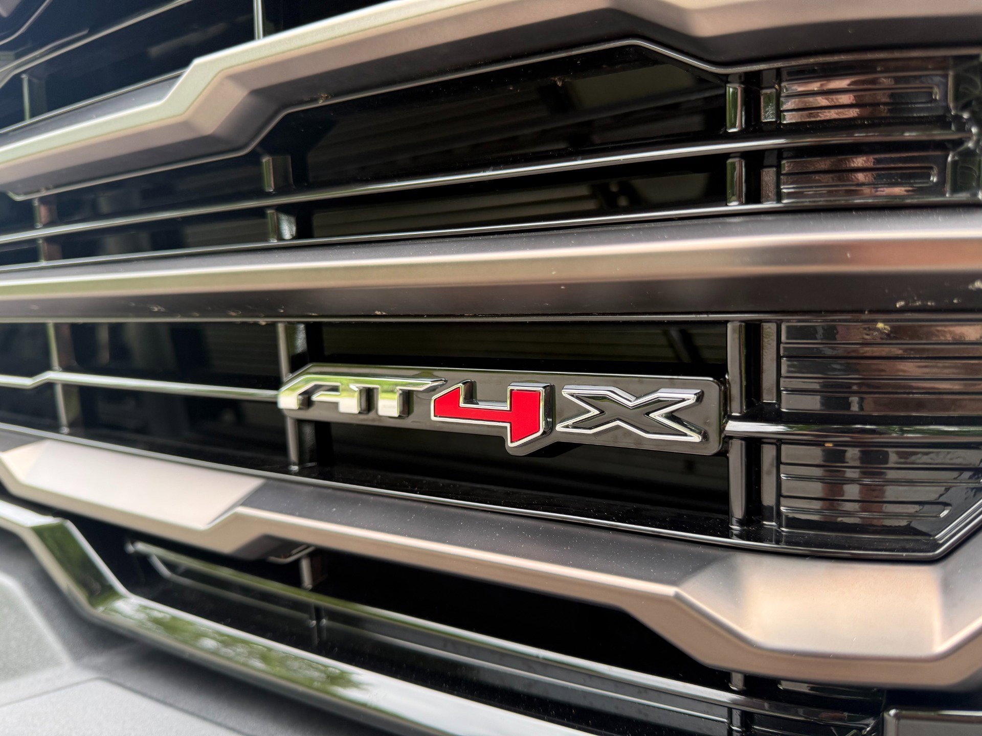 Used 2024 GMC Sierra 1500 AT4X image 9