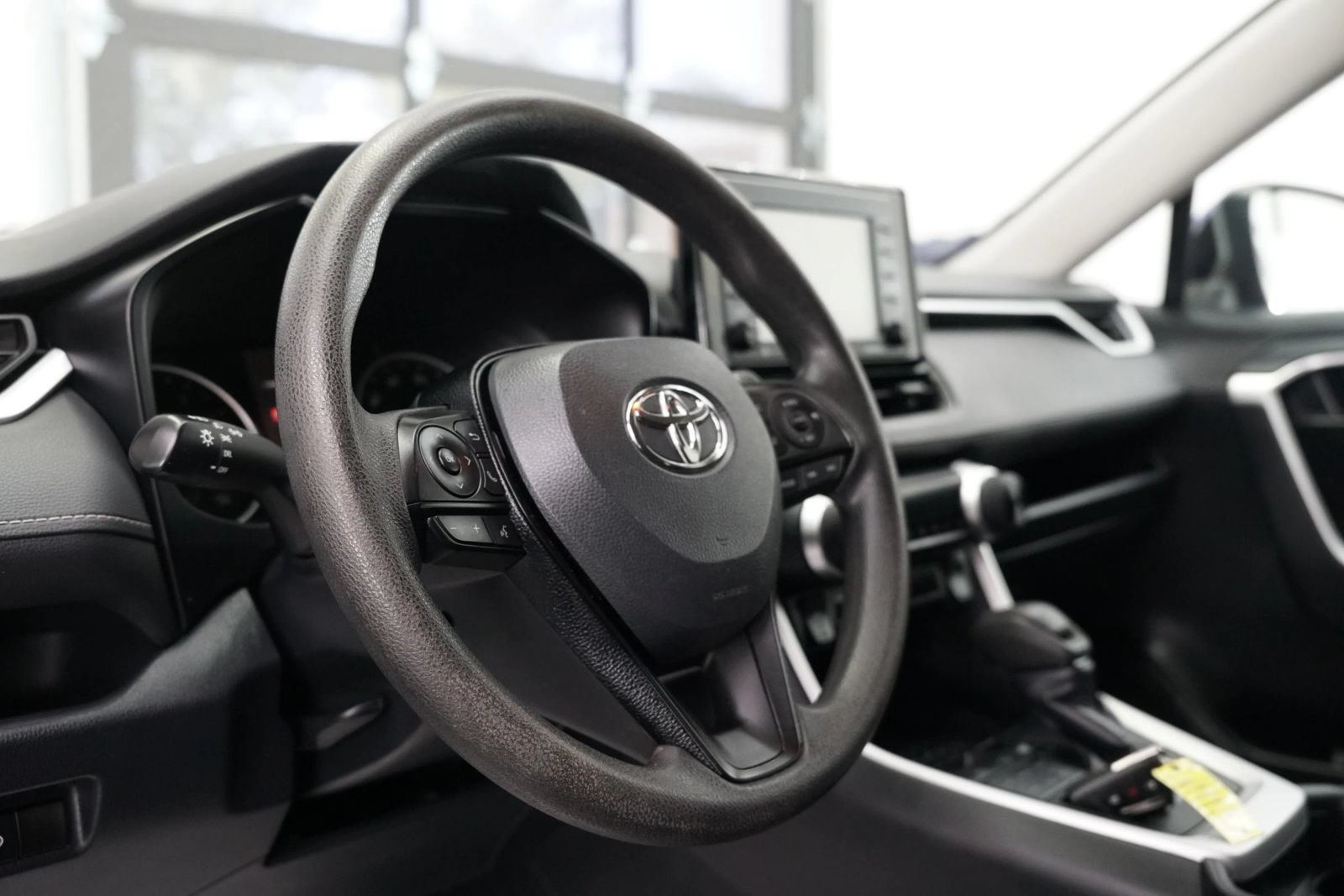 Used 2020 Toyota RAV4 LE w/ All Weather Liner Package AWD/4WD image 15