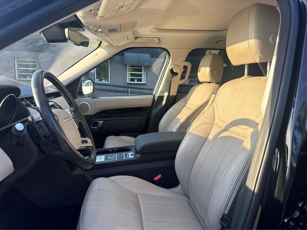 Used 2017 Land Rover Discovery SE AWD/4WD image 9