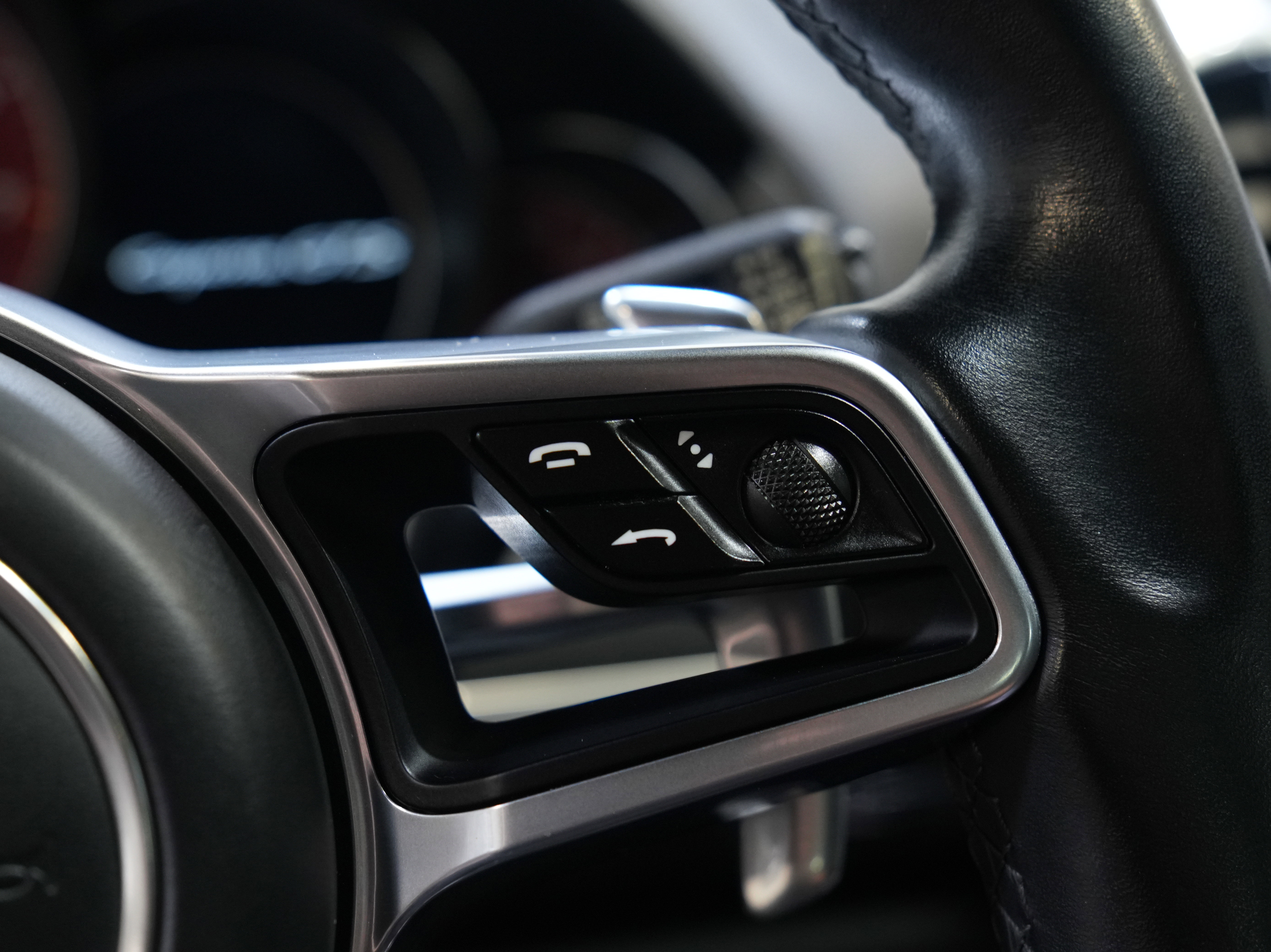 Used 2016 Porsche Cayenne GTS image 42