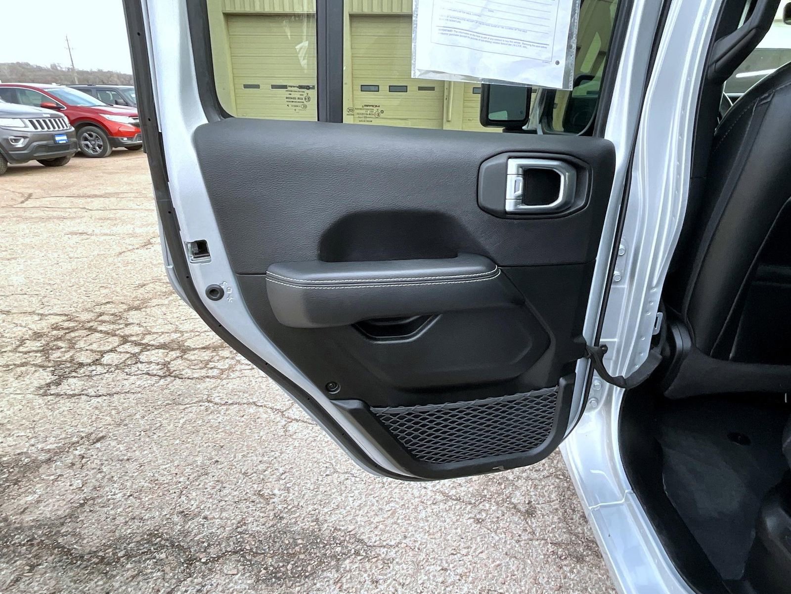 Used 2023 Jeep Wrangler Unlimited Sahara image 21