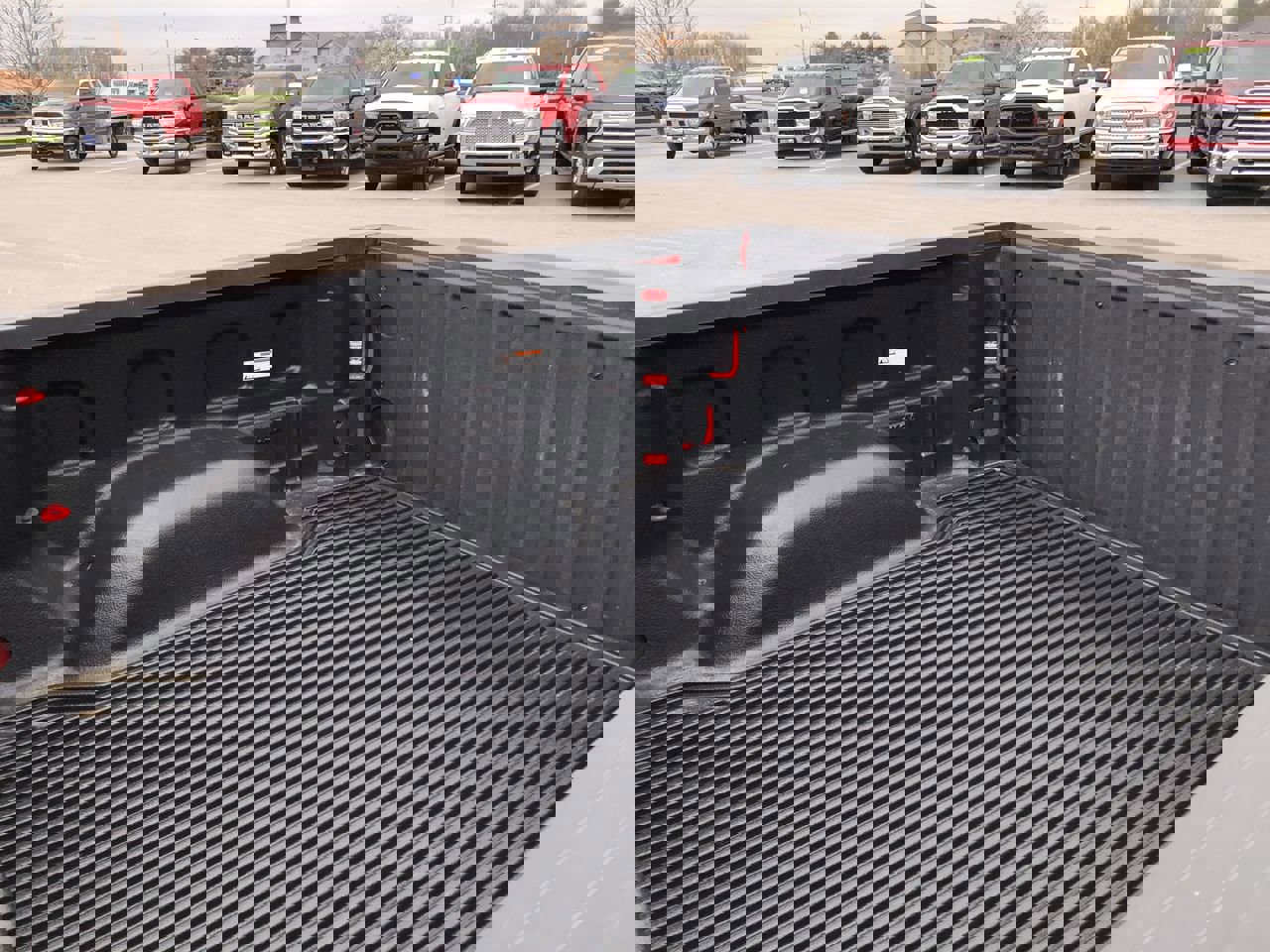 Used 2022 Chevrolet Silverado 1500 LT w/ Z71 Off-Road Package image 9