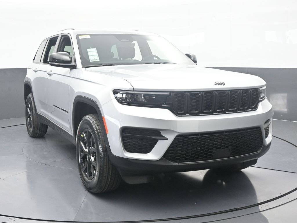 New 2025 Jeep Grand Cherokee Altitude image 9