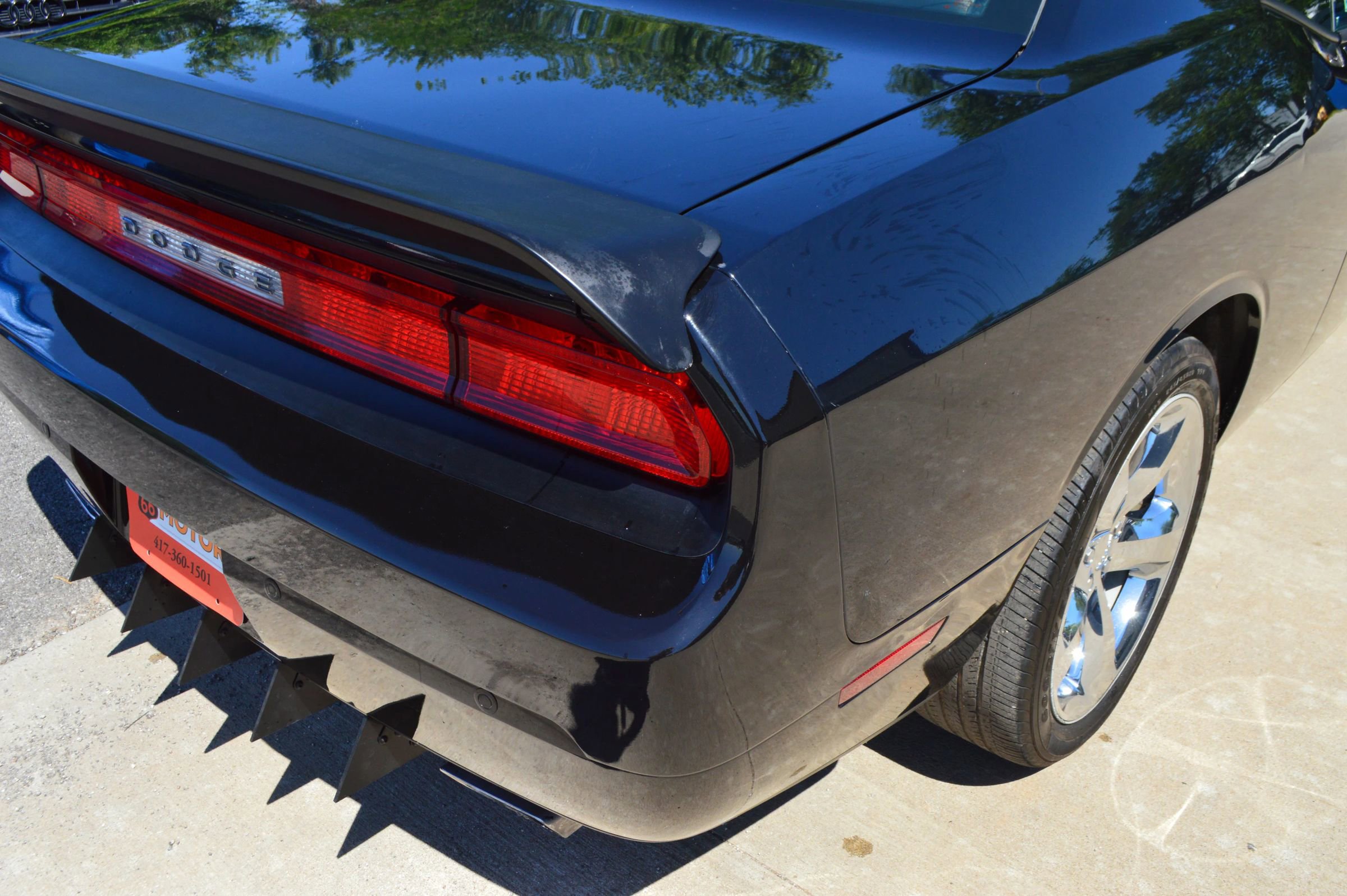 Used 2014 Dodge Challenger SXT Plus RWD image 9