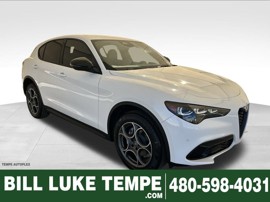 New 2025 Alfa Romeo Stelvio Sprint w/ Convenience Package