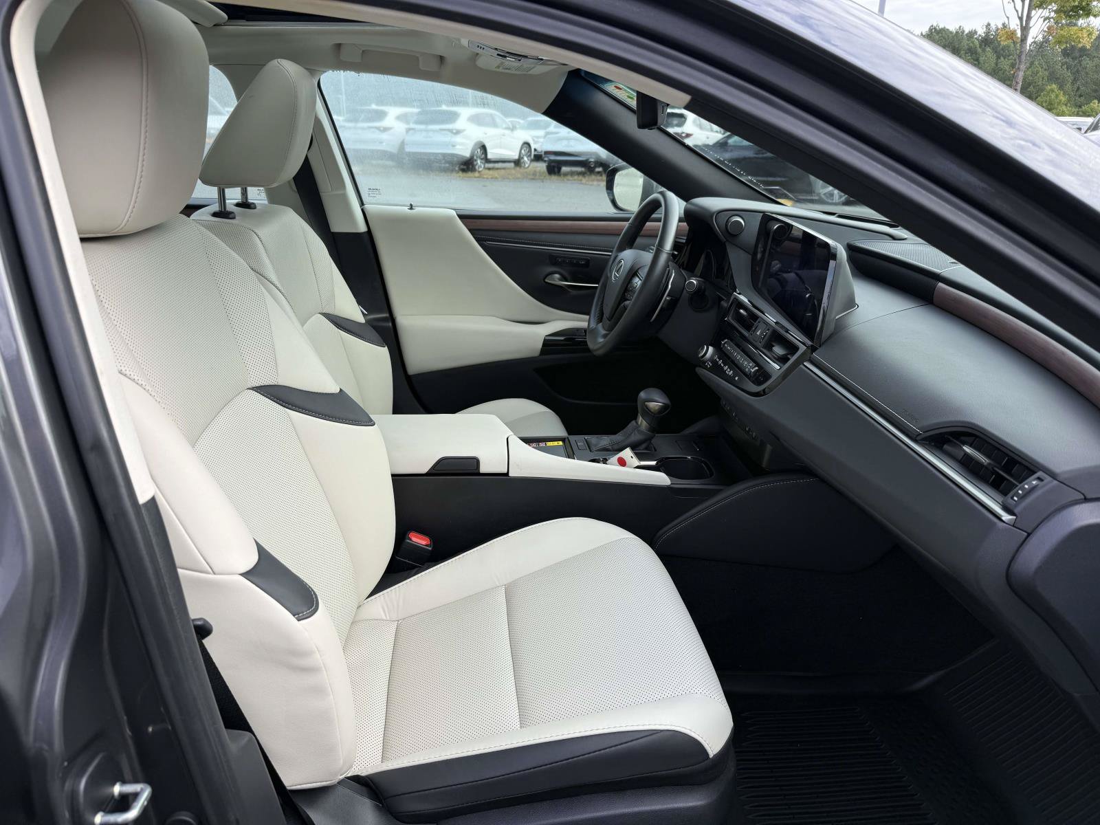 Used 2025 Lexus ES 350 w/ Premium Package FWD image 14