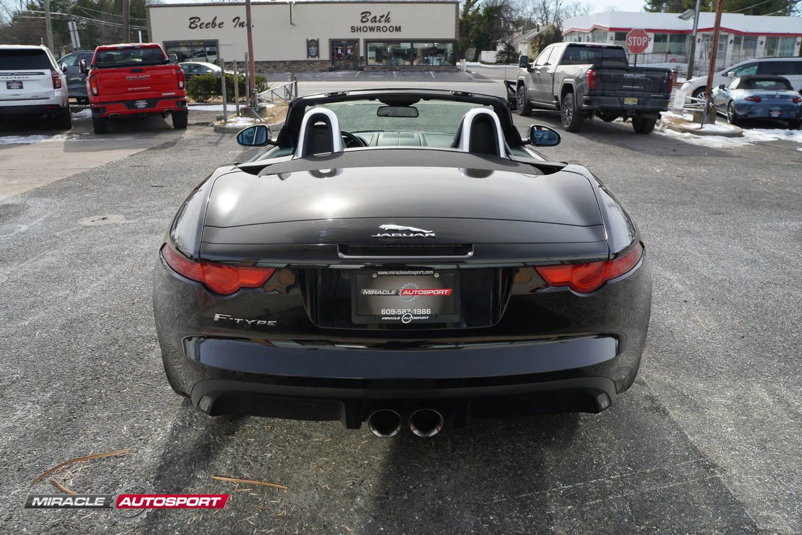 Used 2017 Jaguar F-TYPE Convertible RWD image 6