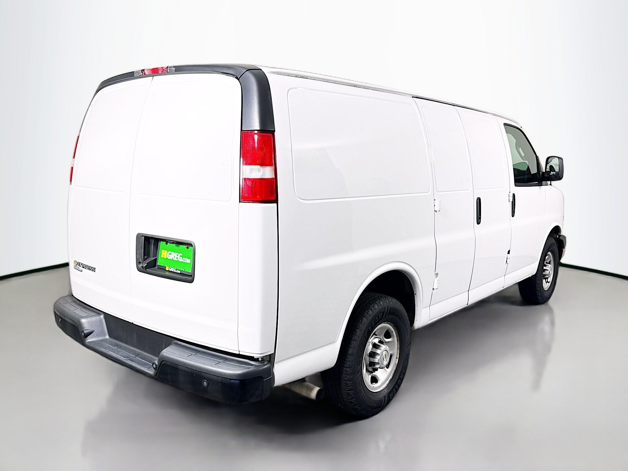 Used 2021 Chevrolet Express 2500 RWD image 10