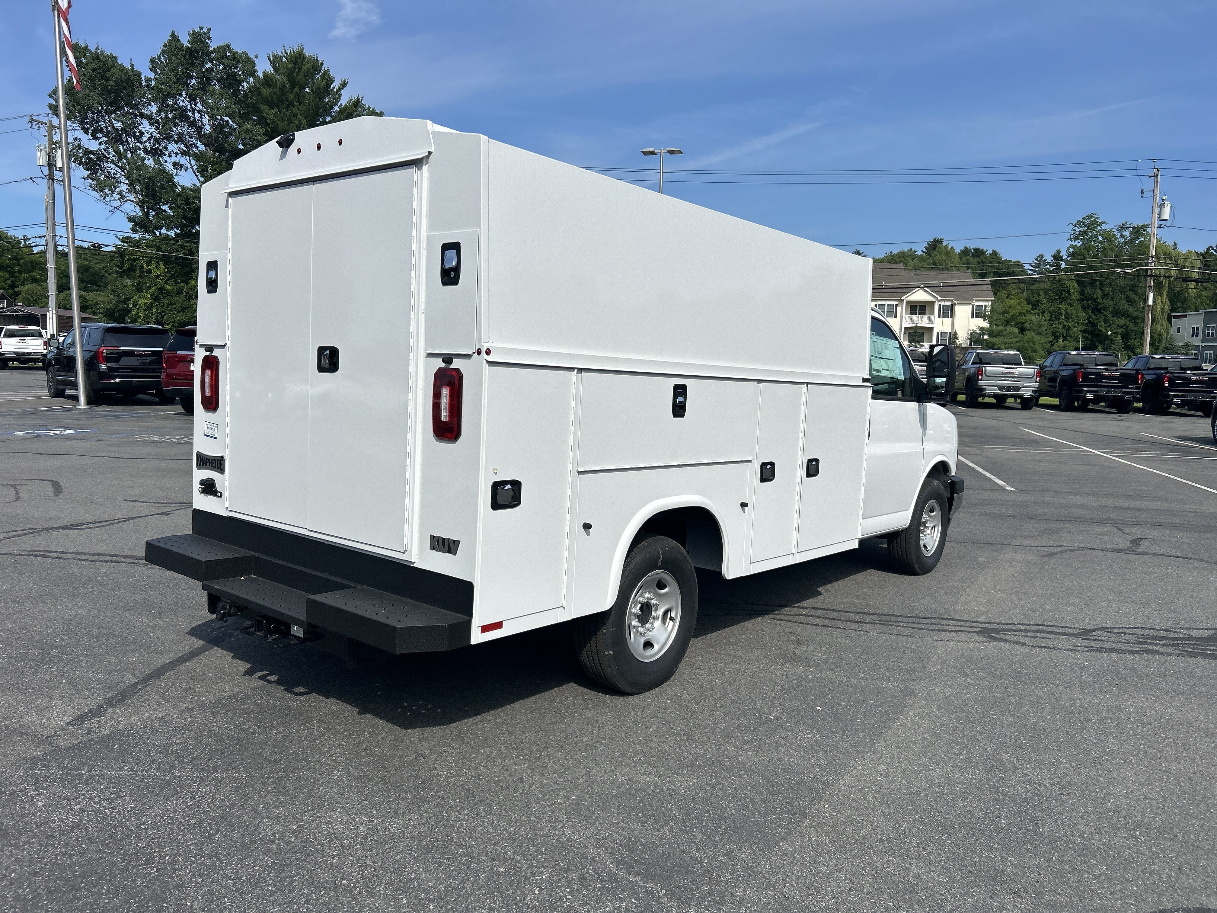 New 2026 GMC Savana 3500 w/ Power Convenience Package RWD image 12