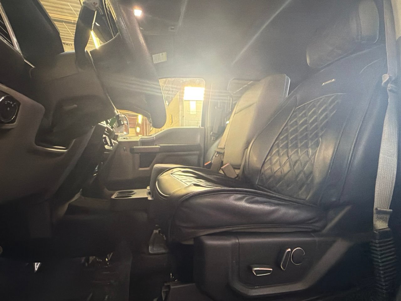 Used 2017 Ford F150 XLT w/ Equipment Group 302A Luxury AWD/4WD image 18