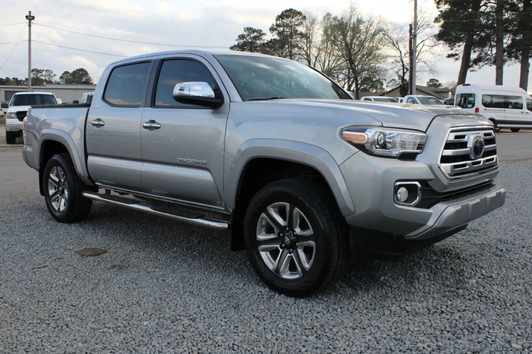 Used 2018 Toyota Tacoma Limited image 5