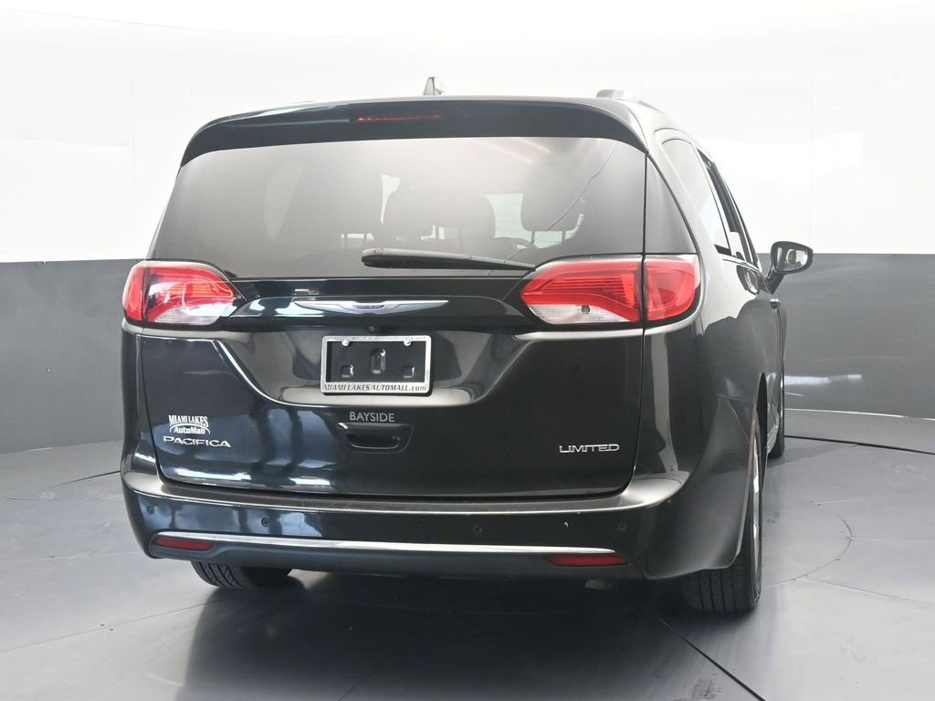 Used 2019 Chrysler Pacifica Limited image 5