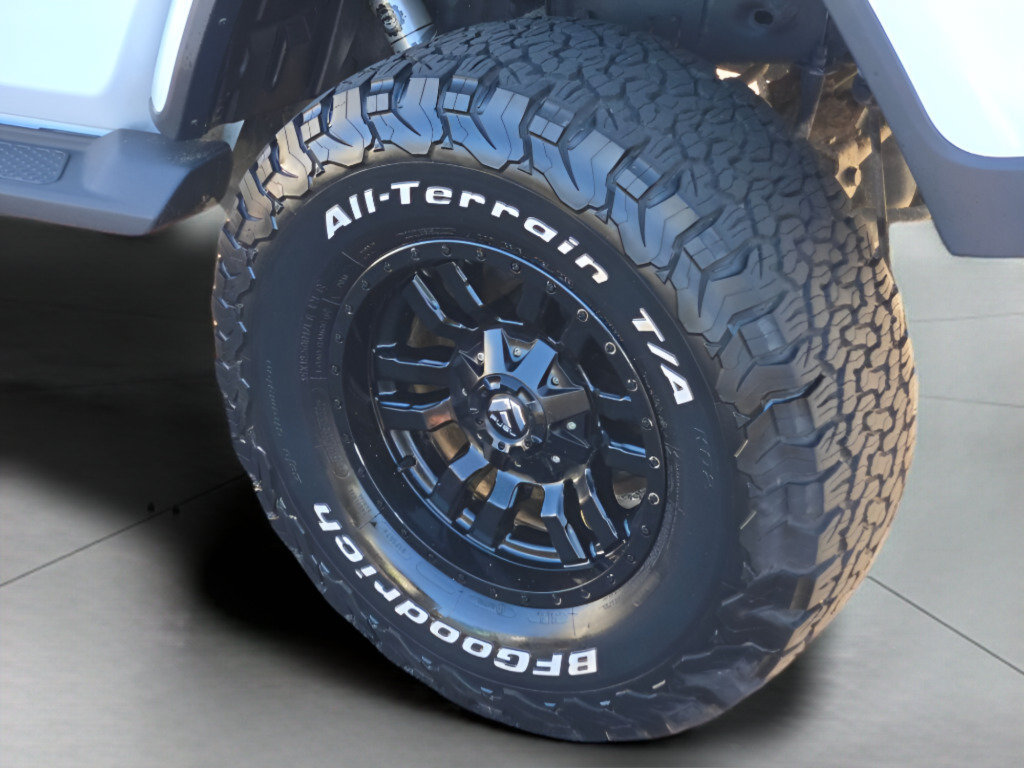 Certified 2020 Jeep Gladiator Overland AWD/4WD image 17